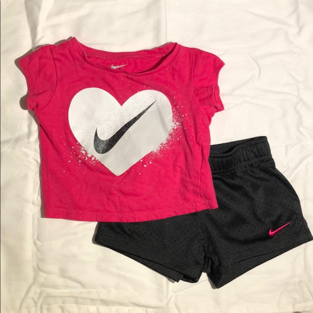 Nike 12m Girl T-Shirt & Shorts Outfit